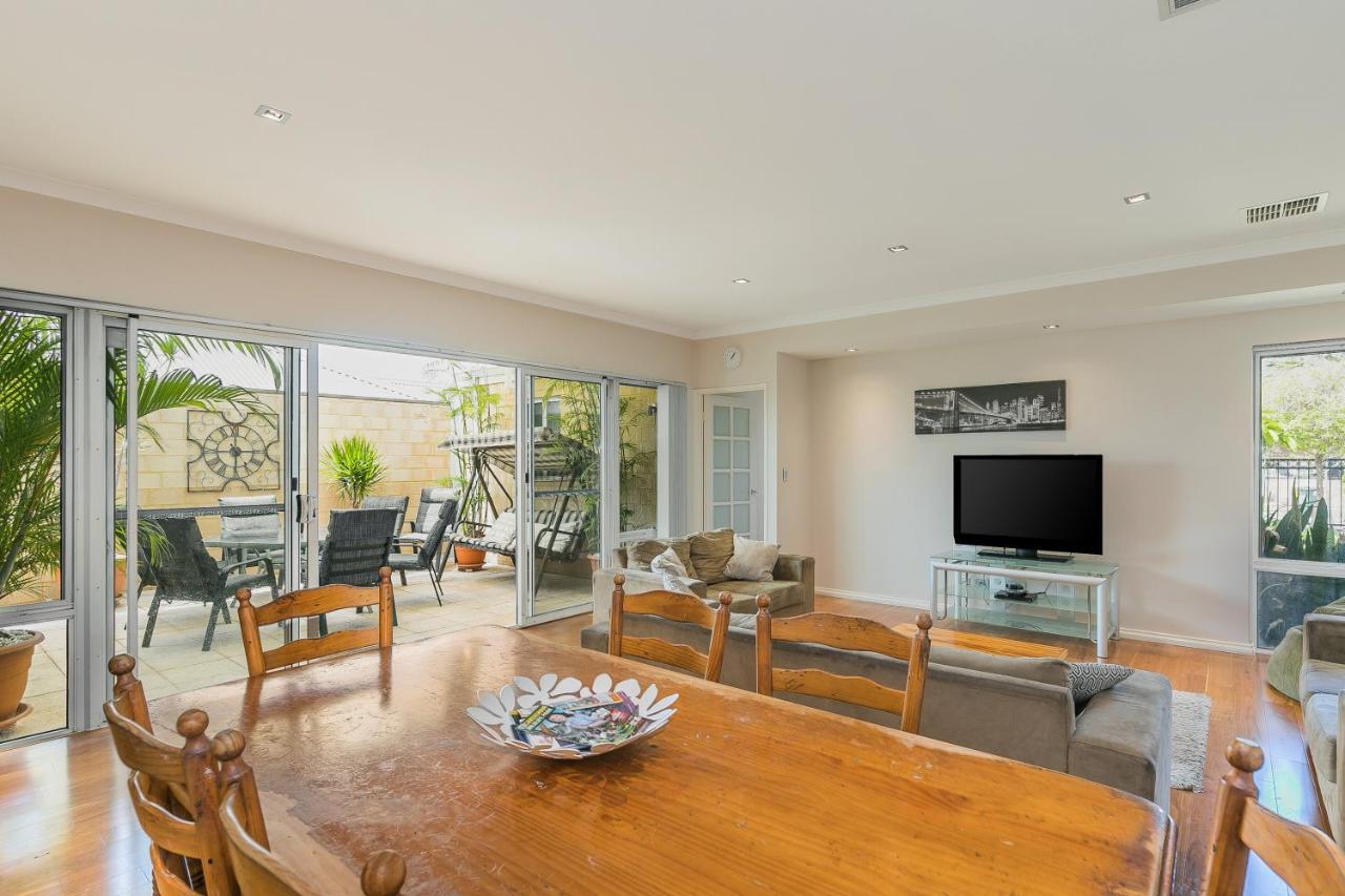 Ocean Keys Cottage - Free Wifi Mindarie Exterior photo